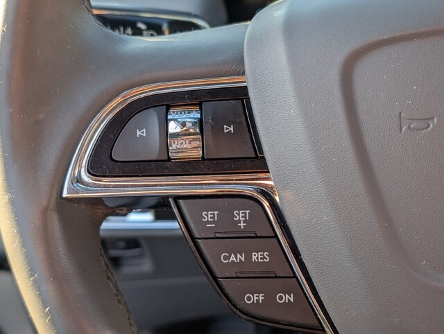 used 2022 Lincoln Nautilus car, priced at $29,888