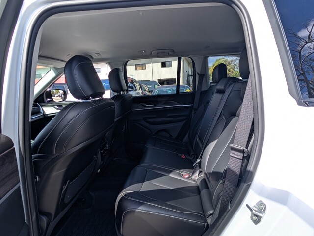 used 2024 Jeep Grand Cherokee car, priced at $34,777