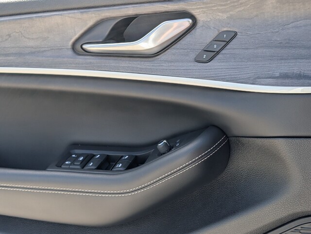 used 2024 Jeep Grand Cherokee car, priced at $34,777