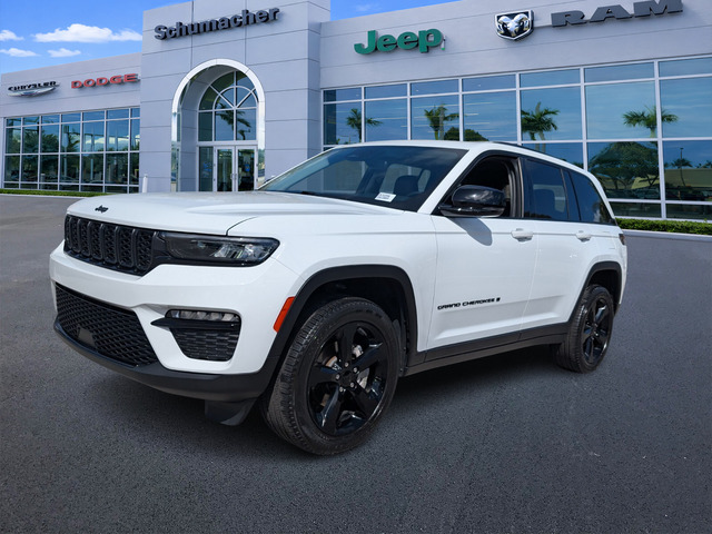 used 2024 Jeep Grand Cherokee car, priced at $34,777