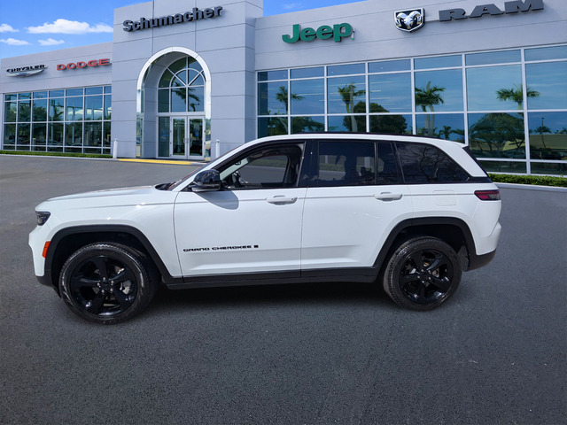 used 2024 Jeep Grand Cherokee car, priced at $34,777