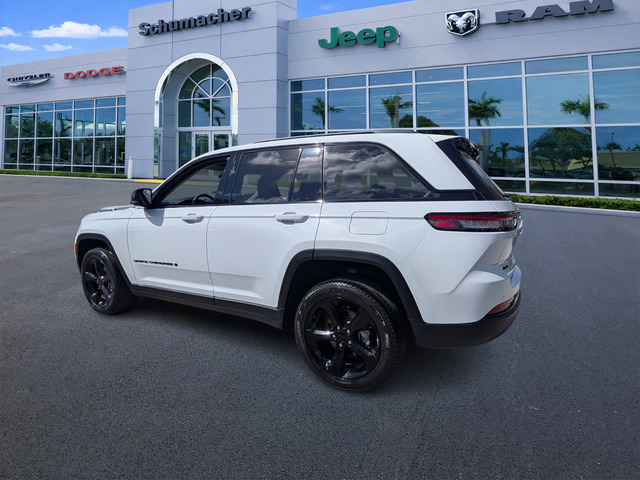 used 2024 Jeep Grand Cherokee car, priced at $34,777