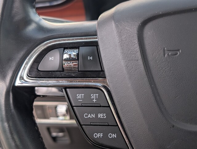 used 2023 Lincoln Nautilus car, priced at $37,988