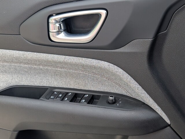 used 2023 Jeep Compass car, priced at $21,298