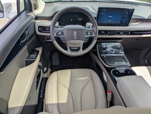 used 2023 Lincoln Nautilus car