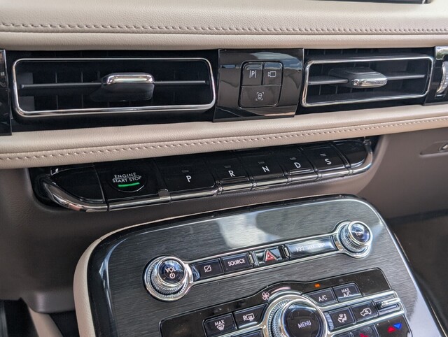 used 2023 Lincoln Nautilus car