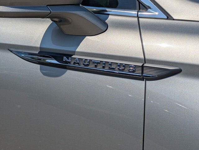 used 2023 Lincoln Nautilus car, priced at $32,888