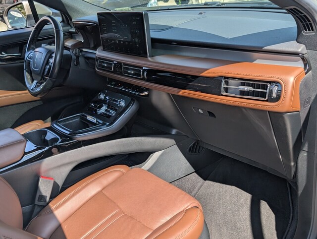 used 2023 Lincoln Nautilus car, priced at $32,888