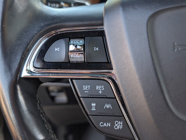 used 2023 Lincoln Nautilus car, priced at $32,888