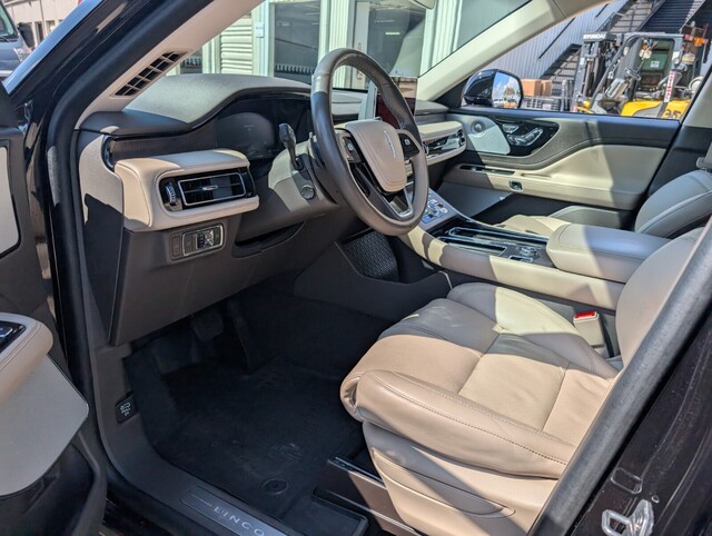 used 2024 Lincoln Aviator car, priced at $48,298