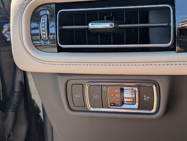 used 2024 Lincoln Aviator car, priced at $48,298