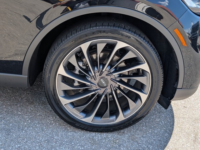 used 2024 Lincoln Aviator car, priced at $48,298