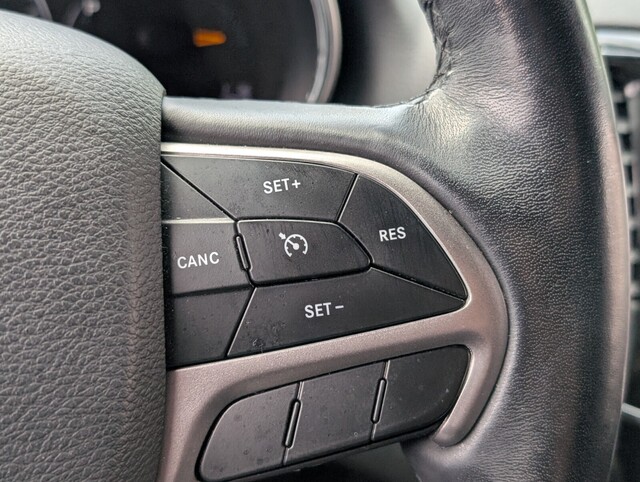 used 2021 Jeep Grand Cherokee car, priced at $19,298