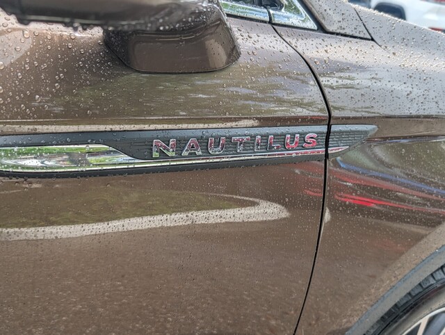 used 2022 Lincoln Nautilus car, priced at $29,998