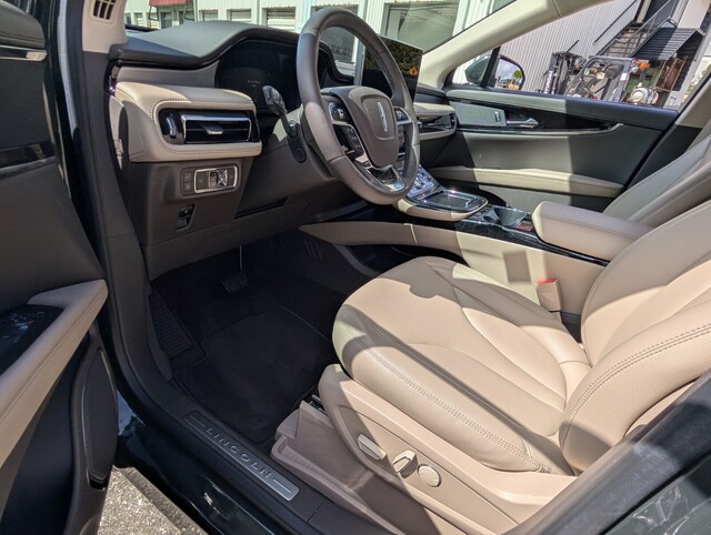 used 2022 Lincoln Nautilus car, priced at $29,998