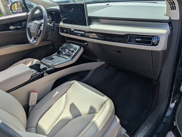 used 2022 Lincoln Nautilus car, priced at $29,998