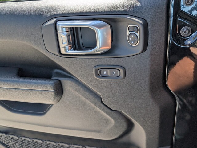 used 2023 Jeep Gladiator car, priced at $37,000