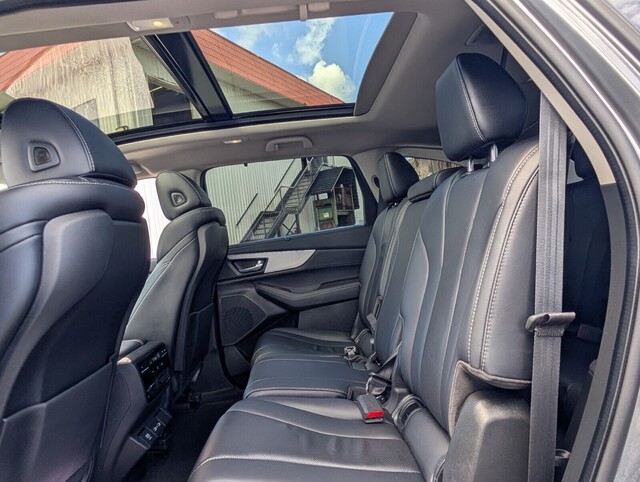 used 2023 Acura MDX car, priced at $33,998