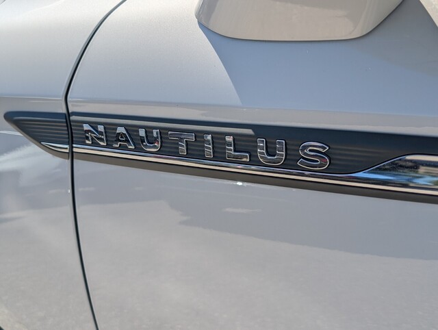 used 2022 Lincoln Nautilus car, priced at $29,498