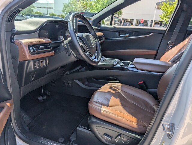 used 2022 Lincoln Nautilus car, priced at $29,498