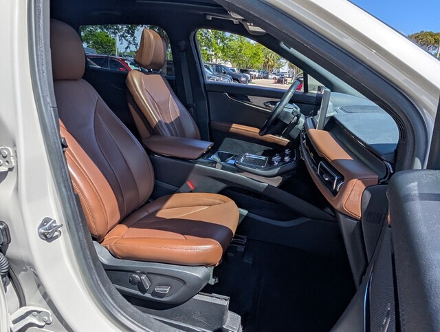 used 2022 Lincoln Nautilus car, priced at $29,498