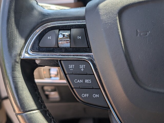 used 2022 Lincoln Nautilus car, priced at $29,498