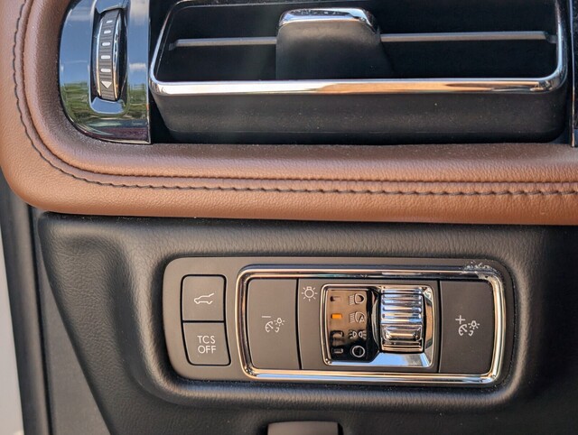 used 2022 Lincoln Nautilus car, priced at $29,498