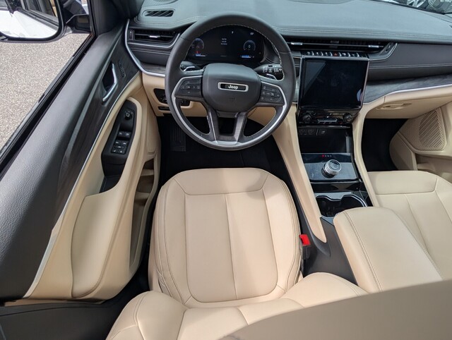 used 2023 Jeep Grand Cherokee car, priced at $29,000