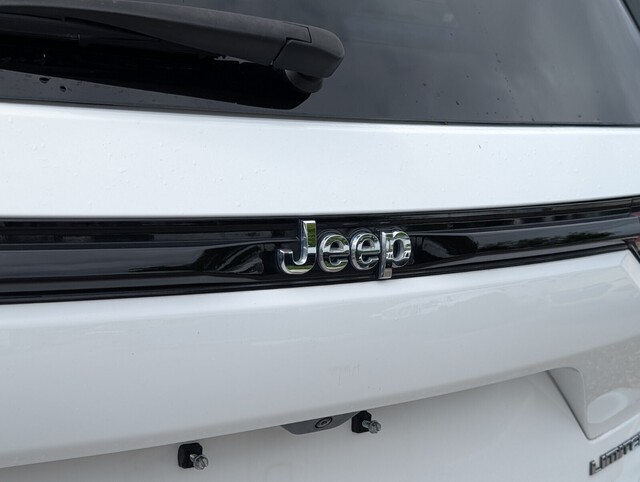 used 2023 Jeep Grand Cherokee car, priced at $29,000