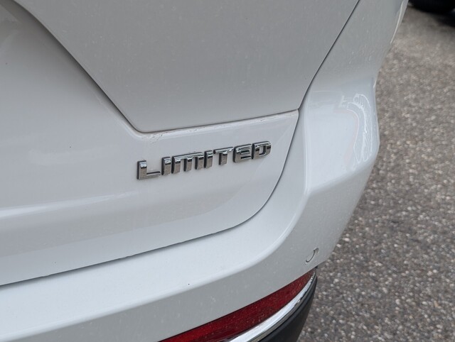 used 2023 Jeep Grand Cherokee car, priced at $29,000