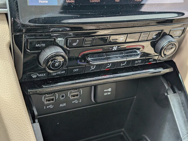 used 2023 Jeep Grand Cherokee car, priced at $29,000