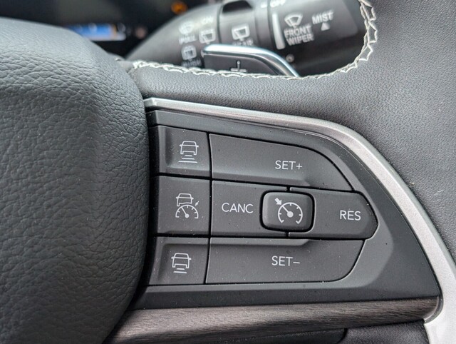 used 2023 Jeep Grand Cherokee car, priced at $29,000