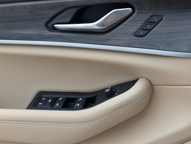 used 2023 Jeep Grand Cherokee car, priced at $29,000