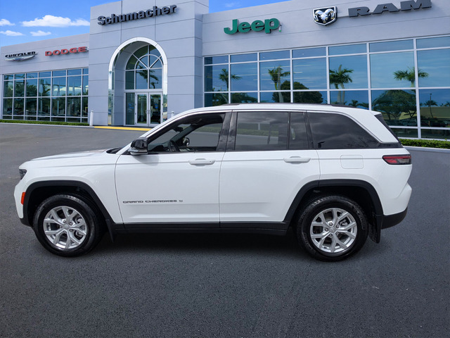 used 2023 Jeep Grand Cherokee car, priced at $29,000
