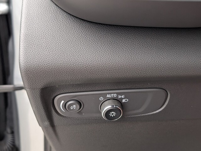 used 2023 Buick Envision car, priced at $24,598