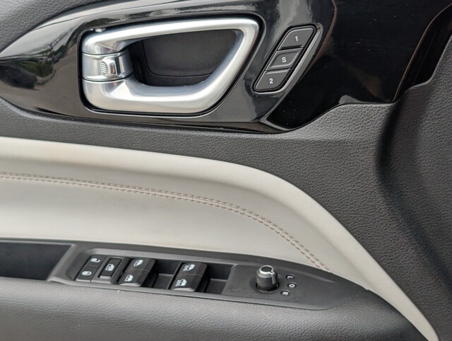 used 2023 Jeep Compass car, priced at $22,778