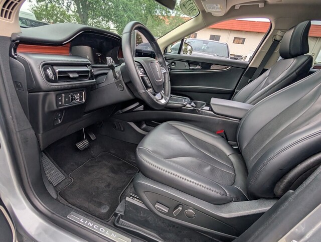 used 2022 Lincoln Nautilus car, priced at $31,888