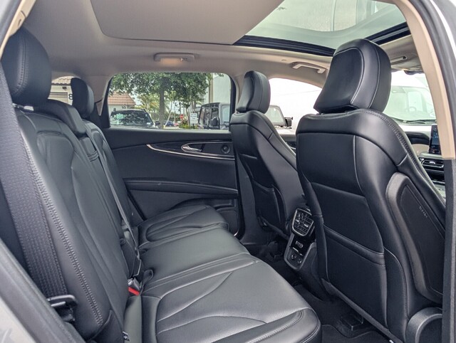 used 2022 Lincoln Nautilus car, priced at $31,888