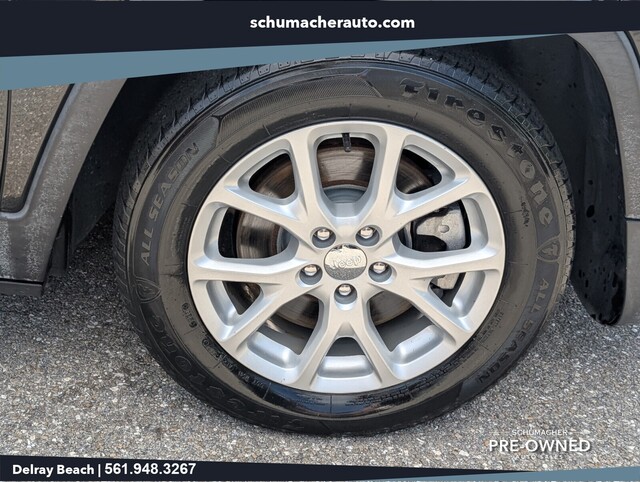 used 2015 Jeep Cherokee car, priced at $11,888