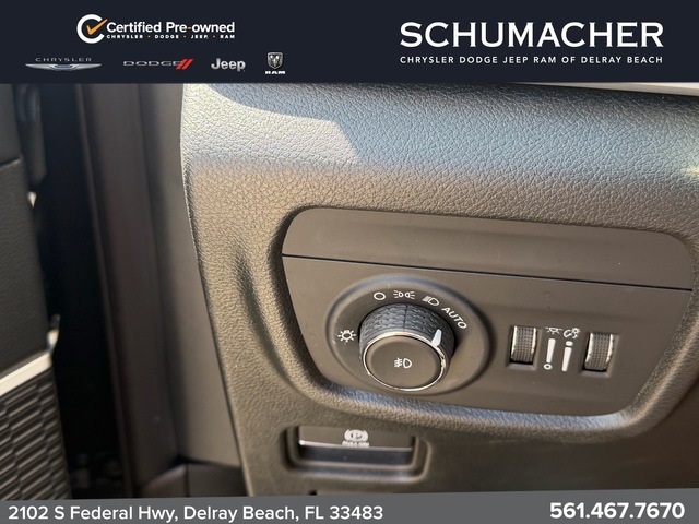 used 2022 Jeep Grand Cherokee car, priced at $31,398