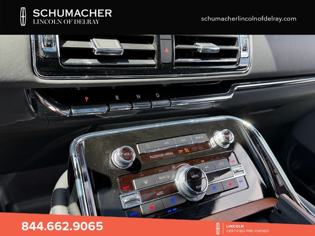 used 2024 Lincoln Navigator car, priced at $79,998