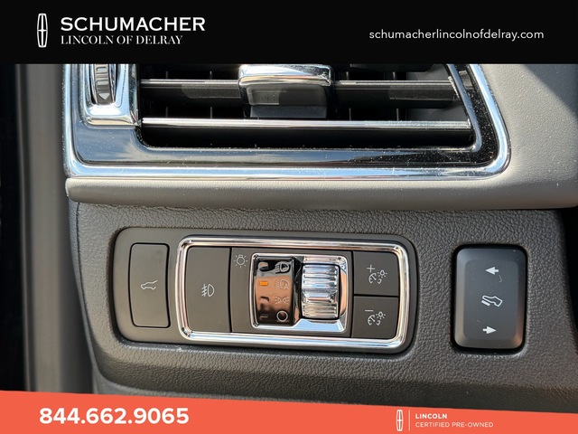used 2024 Lincoln Navigator car, priced at $79,998