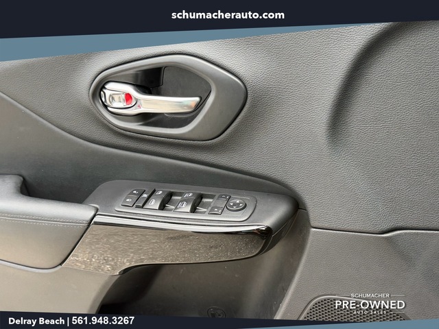 used 2020 Jeep Cherokee car, priced at $14,777