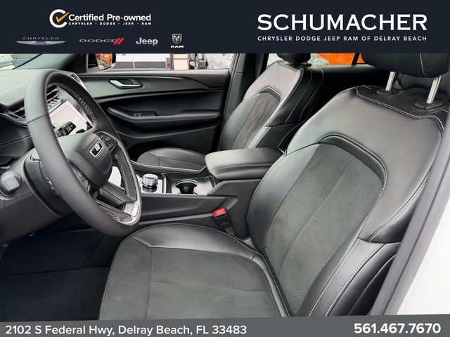 used 2025 Jeep Grand Cherokee car, priced at $33,988
