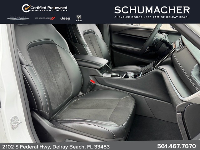 used 2025 Jeep Grand Cherokee car, priced at $33,988