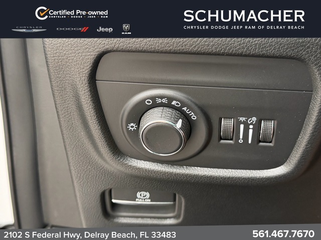 used 2025 Jeep Grand Cherokee car, priced at $33,988