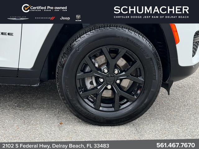 used 2025 Jeep Grand Cherokee car, priced at $33,988