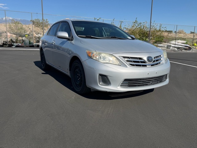 Classic Silver Metallic 2013 Toyota Corolla LE Sedan Front-Wheel Drive Automatic