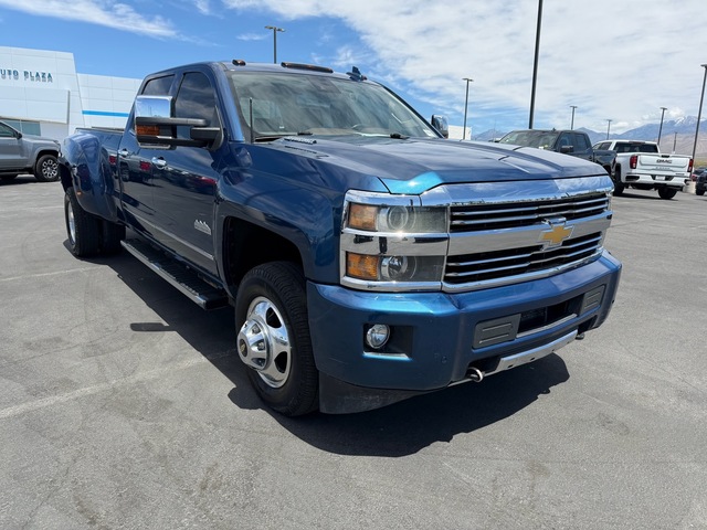 2015 Chevrolet Silverado 3500HD High Country Crew Cab 4WD