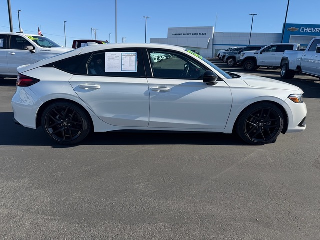 View vehicle photo 2